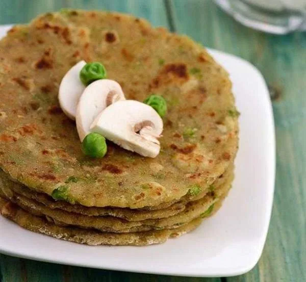 Mushroom and green pea paratha